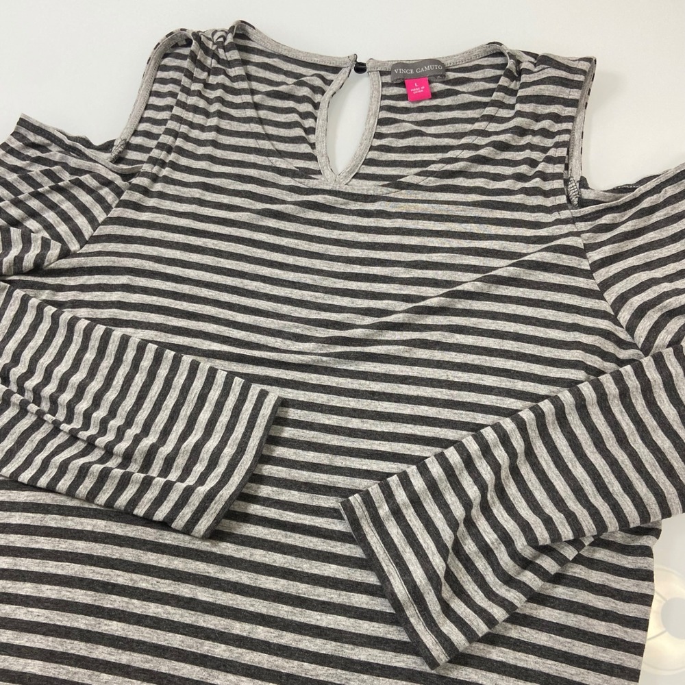 Vince Camuto M(L) READ Gray Black Striped Cold Shoulder Keyhole Long Sleeve Top